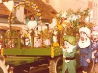 CARNAVAL 1974   "Char des 7 nains"
